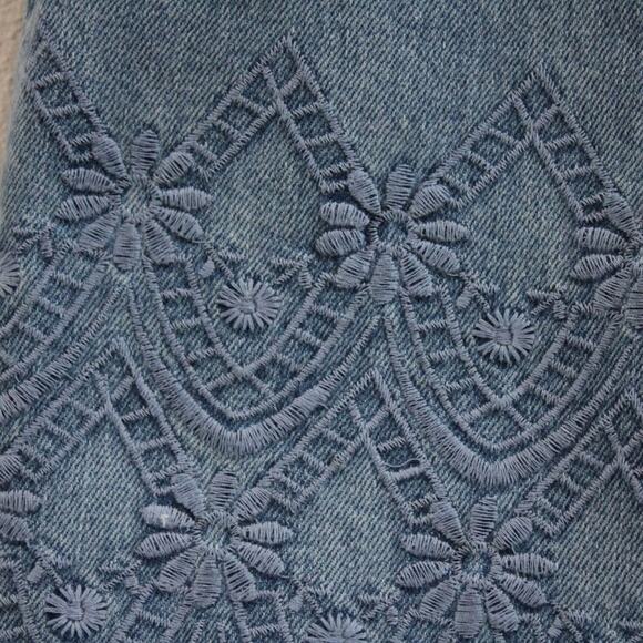 Boden | Flare Embroidered Hem Jeans Size 4P - Picture 5 of 10